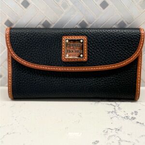 Dooney & Bourke black pebbled leather wallet